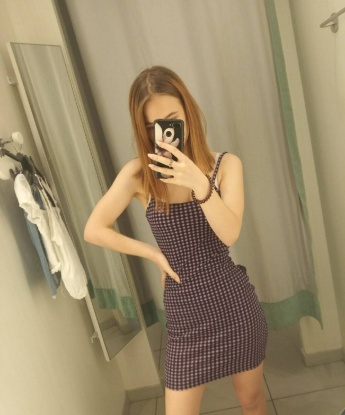 В моих нежных объятиях ты почувствуешь все прелести настоящего наслаждения. Я умею предугадывать желания и создавать атмосферу истинной страсти. Мои услуги включают эксперименты в постели, оральные ласки, эротический массаж и многое другое. У меня есть отличные отзывы от моих предыдущих клиентов, которые говорят о моем профессионализме и умении дарить наслаждение. Я приглашаю тебя в свою уютную квартиру в Москве, где мы сможем насладиться друг другом и провести незабываемое время. Фото сочных моментов не доступно, но обещаю, ты не останешься равнодушным 😉 Жду тебя в Москве! 🌹 4426, 24 года